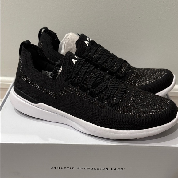 APL Techloom Breeze - Picture 1 of 8
